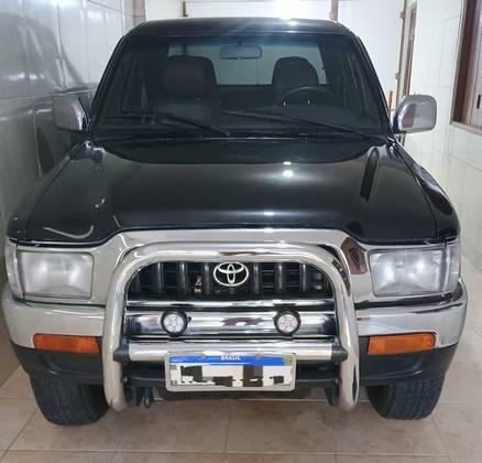TOYOTA HILUX 3.0 SR 4X4 CD 8V TURBO DIESEL 4P MANUAL TOYOTA HILUX 3.0 SR 4X4 CD 8V TURBO DIESEL 4P MANUAL
